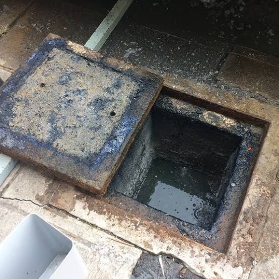 Limpeza de Caixa de Gordura